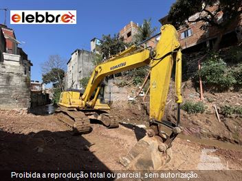 Escavadeira Komatsu PC160