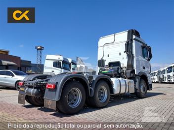Caminhão Mercedes-Benz Actros 2651 S 6x4 2p (Diesel)(E5)