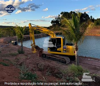 Escavadeira Komatsu PC130