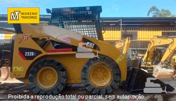 Mini-Carregadeira Caterpillar 232B