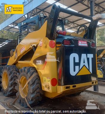 Mini-Carregadeira Caterpillar 232B