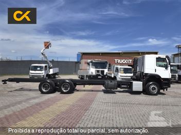Caminhão Volkswagen 33-460 Constellation 6x4 2p (diesel)(E5)