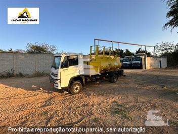 Caminhão Volkswagen 11-180 Delivery 2p (diesel)(E5)