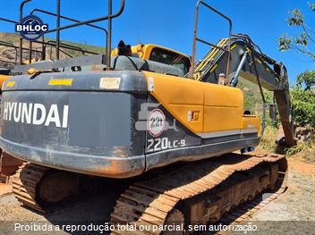 Escavadeira Hyundai R220LC-9