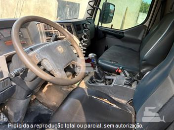 Caminhão Volvo VM 270 6x4 2p (Diesel) (E5)