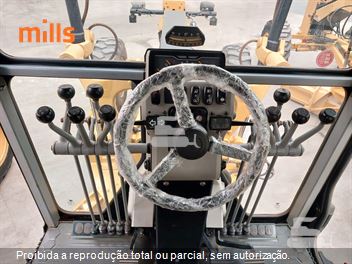 Motoniveladora Caterpillar 120