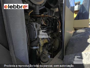 Rolo Compactador Caterpillar CP-533E