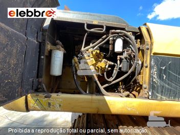 Escavadeira Caterpillar 330DL