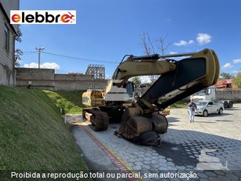 Escavadeira Caterpillar 330DL