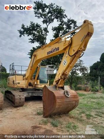 Escavadeira Komatsu PC240
