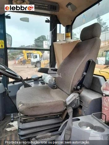 Pá Carregadeira Komatsu WA320