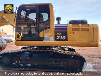 Escavadeira Komatsu PC210