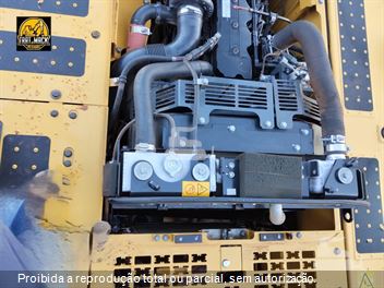 Escavadeira Komatsu PC210