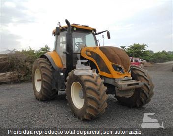 Trator Agrícola Valtra T230 CVT