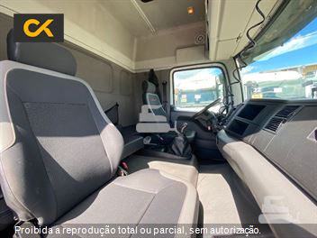 Caminhão Volkswagen 25-420 Constellation 6x2 2p (Diesel)(E5)
