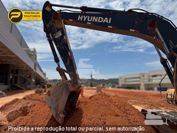 Escavadeira Hyundai R220LC-9