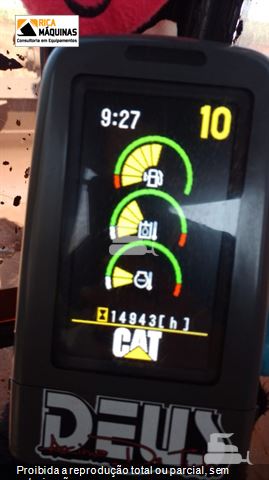 Escavadeira Caterpillar 320D2L