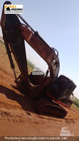 Escavadeira Caterpillar 320D2L