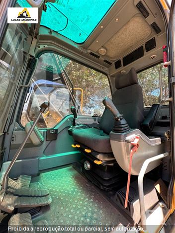 Escavadeira Volvo EC140B