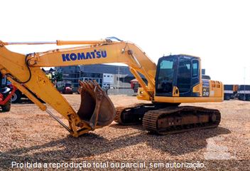Escavadeira Komatsu PC210