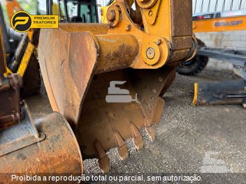 Escavadeira Caterpillar 320