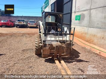 Mini-Carregadeira Bobcat S150