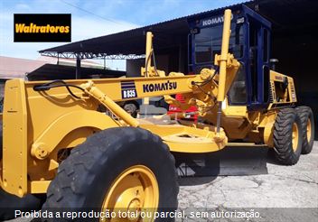 Motoniveladora Komatsu 835