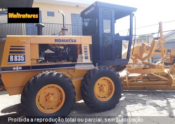 Motoniveladora Komatsu 835
