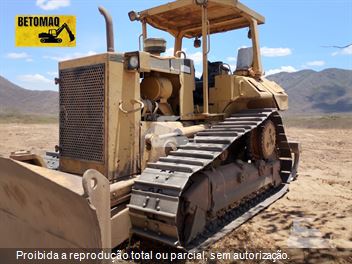 Trator de Esteira Caterpillar D6M