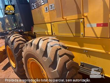 Motoniveladora John Deere 620G