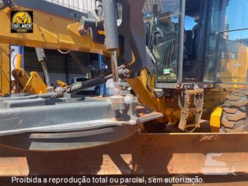 Motoniveladora John Deere 620G