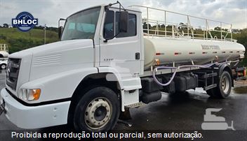 Caminhão Mercedes-Benz Atron 1319 2p (diesel) (E5)