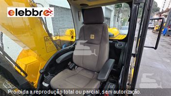 Escavadeira JCB JS130LC