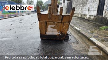 Escavadeira JCB JS130LC