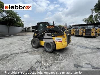 Mini-Carregadeira New Holland L330