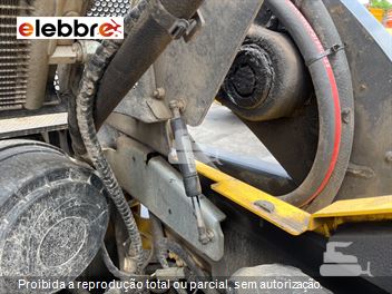 Mini-Carregadeira New Holland L330