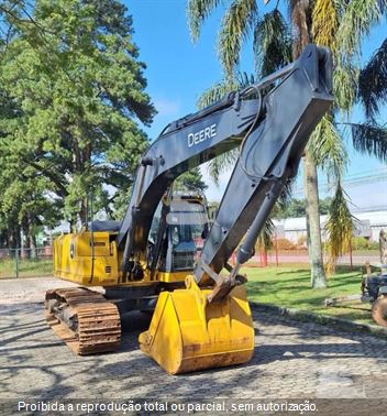 Escavadeira John Deere 210GLC