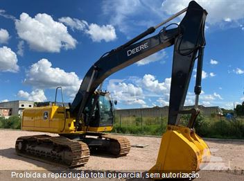 Escavadeira John Deere 210GLC