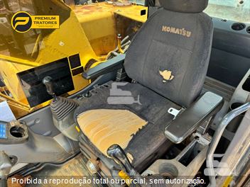Escavadeira Komatsu PC200