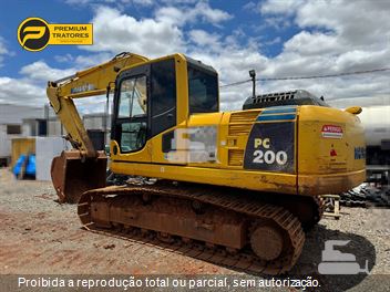 Escavadeira Komatsu PC200