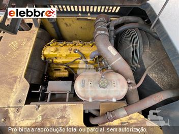 Escavadeira John Deere 210G