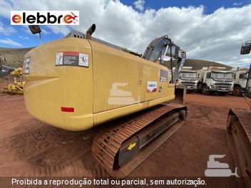 Escavadeira John Deere 210G