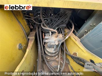Escavadeira John Deere 210G