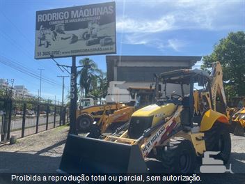 Retro Escavadeira New Holland B90B