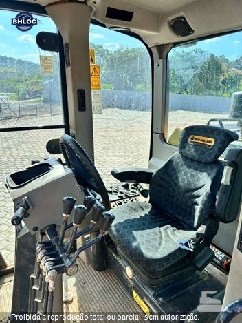 Motoniveladora New Holland RG170B