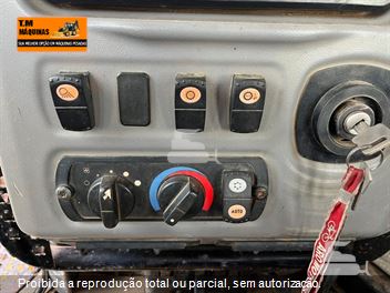 Trator de Esteira Caterpillar D6N