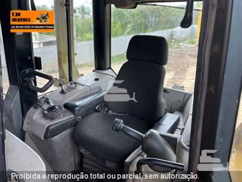 Trator de Esteira Caterpillar D6N