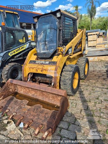 Mini-Carregadeira Caterpillar 248B