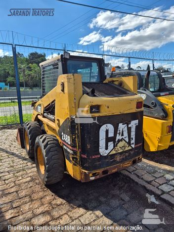 Mini-Carregadeira Caterpillar 248B