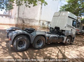 Caminhão Mercedes-Benz Axor 2644 S 6x4 2p (diesel)